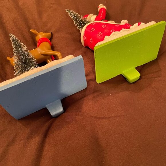 2 Stocking Holders Christmas Santa Claus Clause Deer Sleigh Bottle Brush Tree - Picture 7 of 11